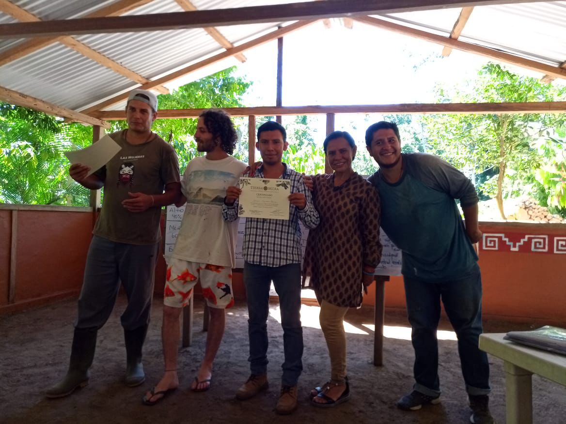 Taller de cacao con Nancy — cursos en La Ventana Palenque